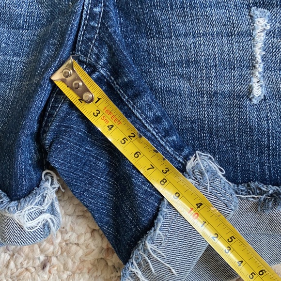 ZCO Distressed Denim Jean Shorts Size 3 - Picture 10 of 13